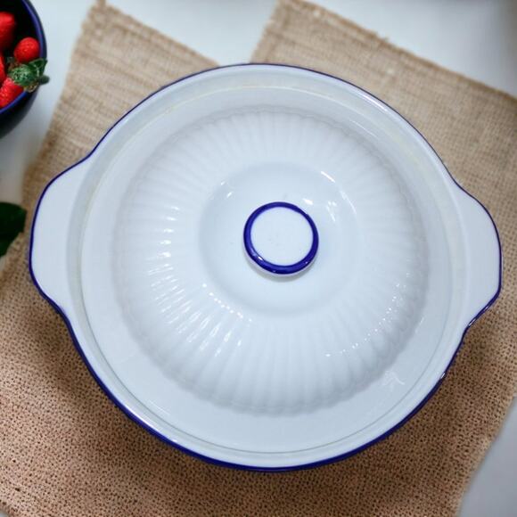 BIA Blanc de Table Covered Casserole Dish 1.5 Quart - Picture 2 of 3